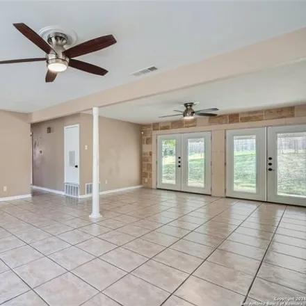 Image 4 - 1295 Cibolo Trail, Universal City, Bexar County, TX 78148, USA - House for sale