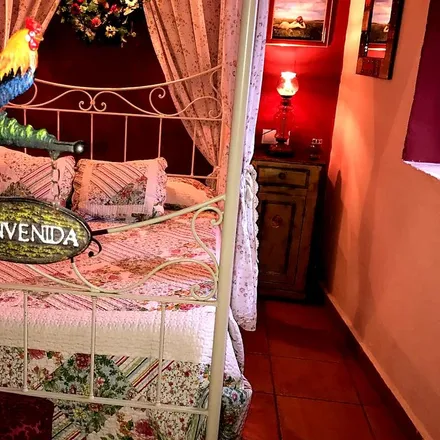Rent this 1 bed room on Calle Seis de Junio in 16120 Las Valeras, Spain