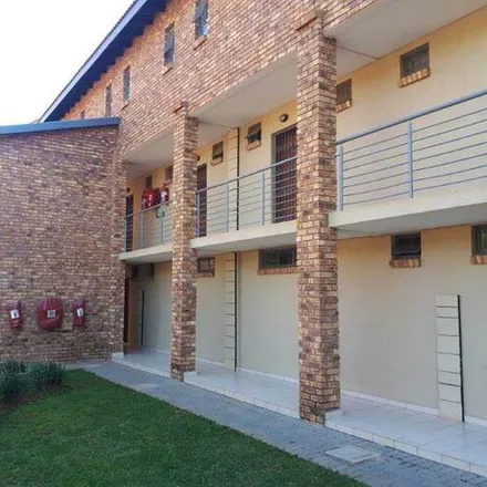 Image 2 - Willowridge High School, 518 Verkenner Avenue, Tshwane Ward 85, Pretoria, 0040, South Africa - Apartment for rent