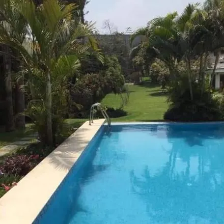 Buy this 6 bed house on Chaclacayo in Lima Metropolitan Area 15472, Peru
