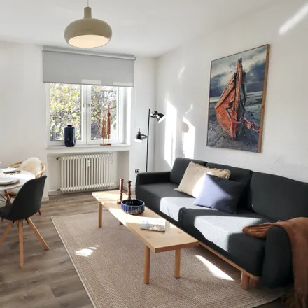 Rent this 4 bed apartment on Hufelandstraße Parkhaus (P1) in Hufelandstraße, 45147 Essen