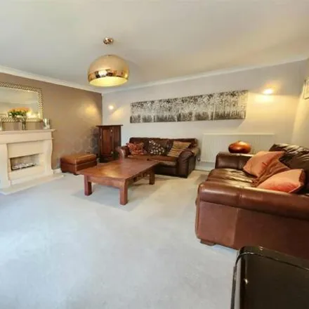 Image 5 - 75 Shepperton Close, Dudlow's Green, Warrington, WA4 5JZ, United Kingdom - House for sale