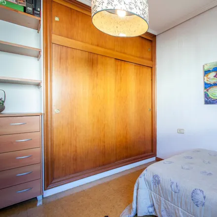 Image 6 - Mesknet, Carrer del Serpis, 46021 Valencia, Spain - Room for rent