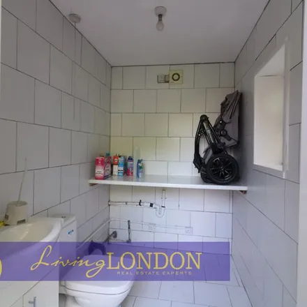 Image 4 - Northbrooks, Harlow, CM19 4DQ, United Kingdom - Apartment for rent