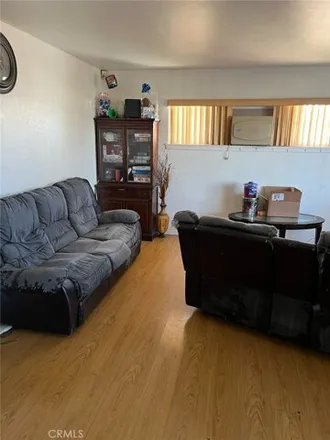 Image 4 - 15049 Redondo Drive, Victorville, CA 92395, USA - House for sale
