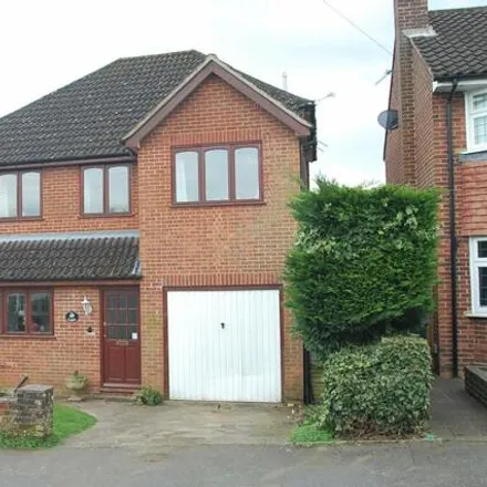 Buy this 3 bed house on Laurel Road in Chalfont St Peter, SL9 9SN