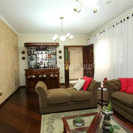 Buy this 3 bed house on Rua Vinte e Um de Abril in Centro, Diadema - SP