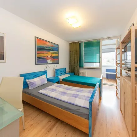 Rent this 5 bed apartment on Facharztpraxis Neurologie in Bundesallee 28, 10717 Berlin