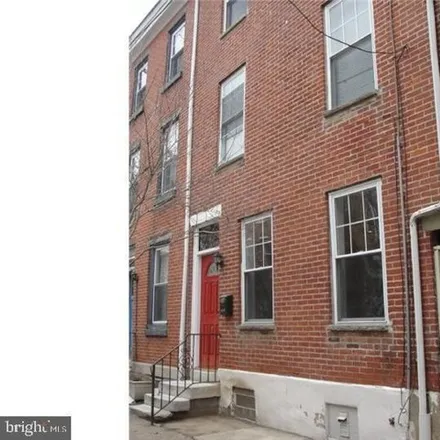 Rent this 4 bed house on 862 North Randolph Street in Philadelphia, PA 19123