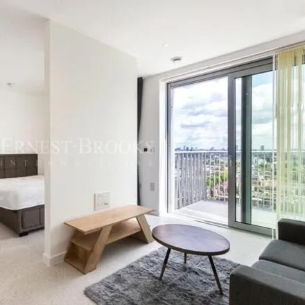 Rent this studio loft on 126 Cavell Street in London, E1 2EE