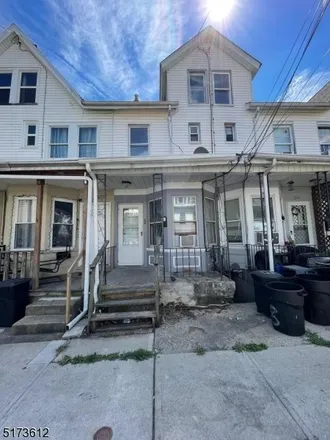 Buy this 2 bed house on 254 Washington Street in Phillipsburg, NJ 08865