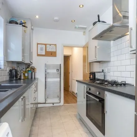 Rent this 6 bed apartment on 97 Warwards Lane in Stirchley, B29 7QX