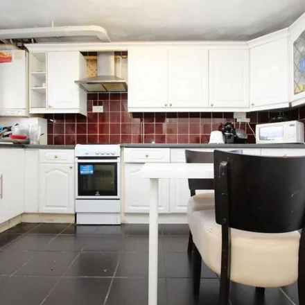 Rent this 5 bed apartment on 13 Pier Road in London, E16 2LH