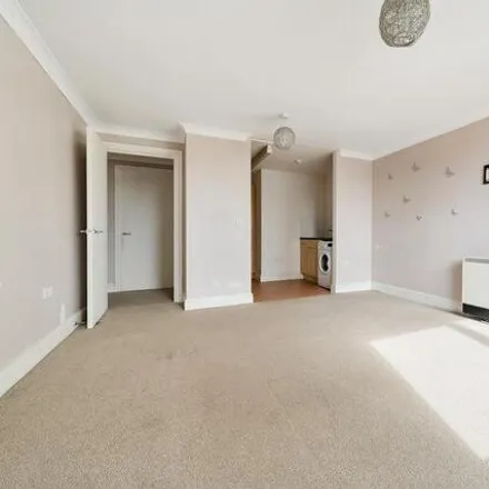 Image 4 - Methven Court, Enfield, London, N9 - Apartment for sale