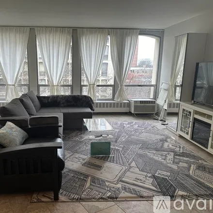 Rent this 2 bed condo on 1401 East 55th Street