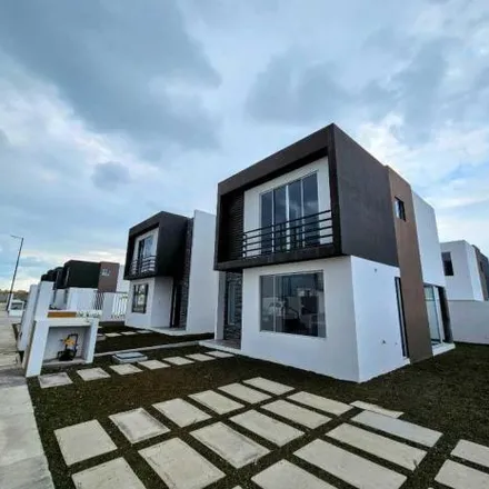 Rent this 3 bed house on unnamed road in 130212, Manta