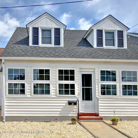 Rent this 5 bed house on Martin's Casuals in Grand Central Avenue, Lavallette