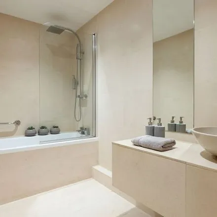 Image 3 - Royal Crescent, Bath, BA1 2LX, United Kingdom - Apartment for rent