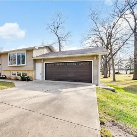 Buy this 5 bed house on 1593 Woodcrest Avenue in Owatonna, MN 55060