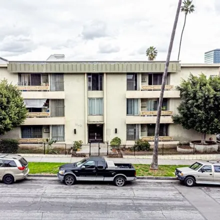 Buy this 1 bed condo on 3637 West 4th Street in Los Angeles, CA 90020