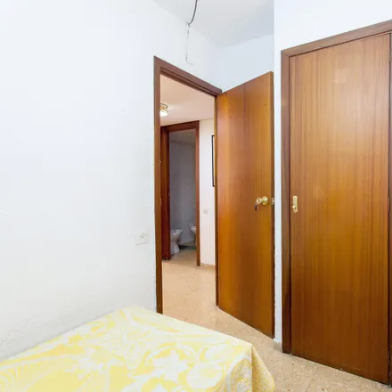 Image 2 - Carrer del Pintor Vilar, 1, 46010 Valencia, Spain - Room for rent