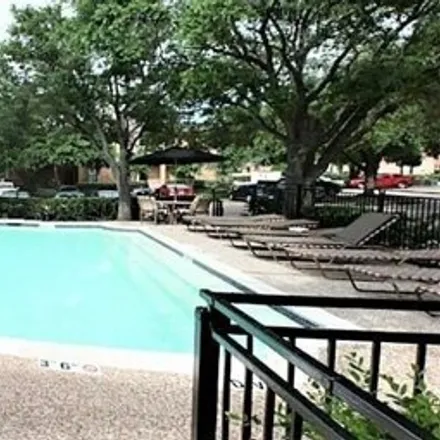 Image 8 - Domain at Kirby, 1333 Old Spanish Trail, Houston, TX 77054, USA - Condo for rent