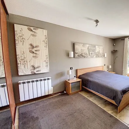 Rent this 3 bed house on 83440 Saint-Paul-en-Forêt