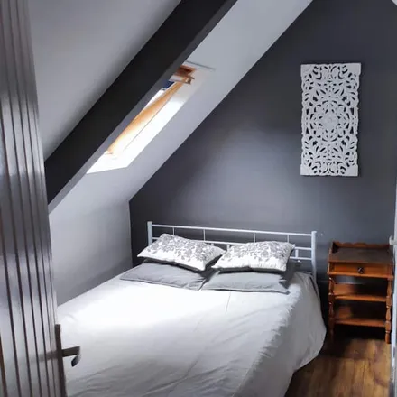 Rent this 3 bed townhouse on 29340 Riec-sur-Bélon