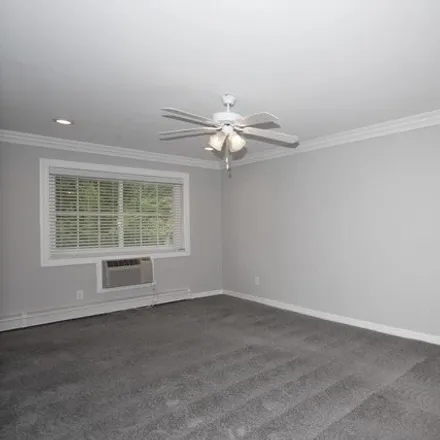 Image 7 - 15 Williams Boulevard, Village of Lake Grove, Suffolk County, NY 11755, USA - Apartment for rent