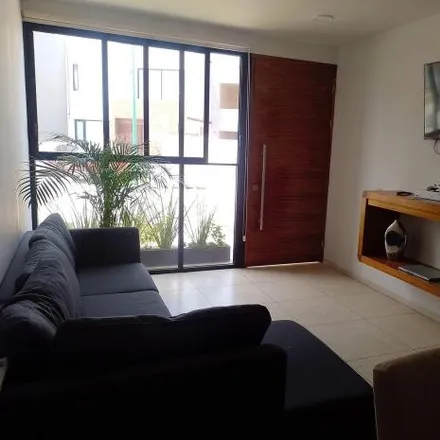 Rent this 2 bed house on Calle Chabacano in 52104 San Mateo Atenco, MEX