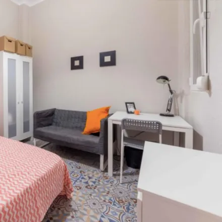 Rent this 6 bed room on Carrer de Ciscar in 54, 46005 Valencia