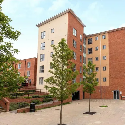 Rent this 2 bed apartment on Englefield House in Moulsford Mews, Reading