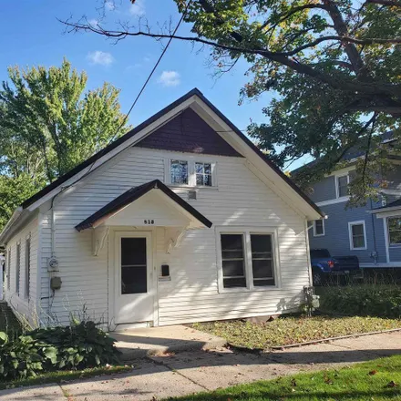 Buy this 2 bed house on 815 South Clay Street in Green Bay, WI 54301