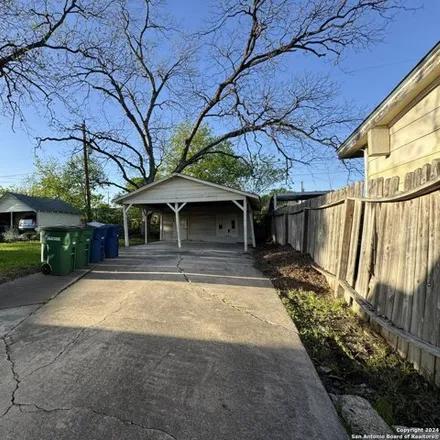 Image 5 - 2027 Cincinnati Ave, San Antonio, Texas, 78228 - House for sale