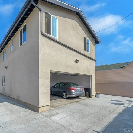 Image 5 - 640 East 42nd Place, Los Angeles, CA 90011, USA - Duplex for sale