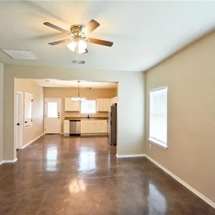 Image 3 - 129 Rosedale Avenue, New Braunfels, TX 78130, USA - House for rent