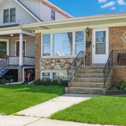Buy this 3 bed house on 4630 North Leamington Avenue in Chicago, IL 60630