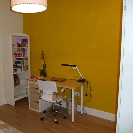 Rent this 6 bed room on Madrid in Calle de Bocángel, 10