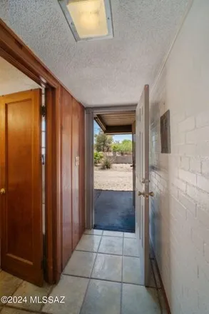 Image 8 - La Quinta Inn & Suites, 102 North Alvernon Way, Tucson, AZ 85711, USA - House for sale
