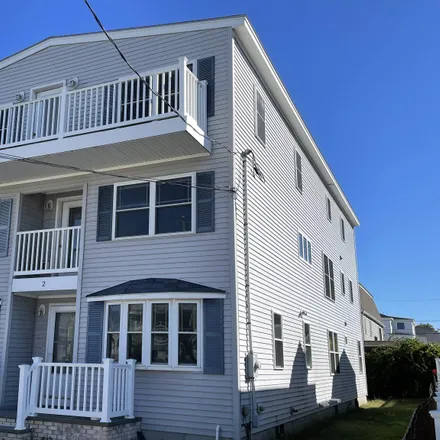 Rent this 7 bed house on 98 Groveland Street in Seabrook, Rockingham County