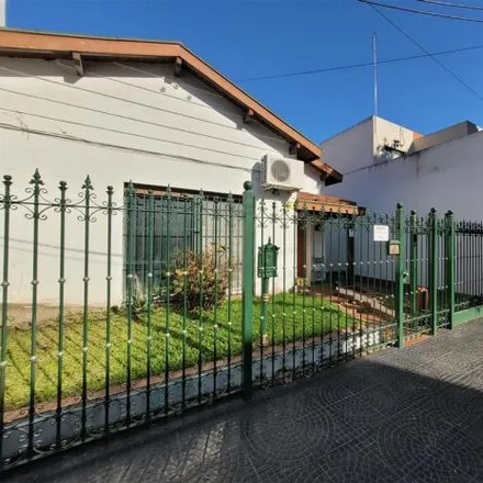 Buy this 6 bed house on Paraguay 632 in Villa Martelli, 1603 Vicente López