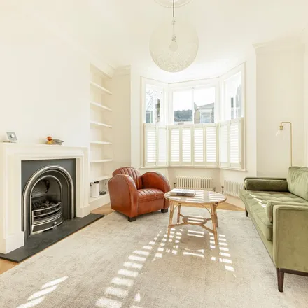 Rent this 3 bed apartment on 2 Aldensley Road in London, W6 0DH