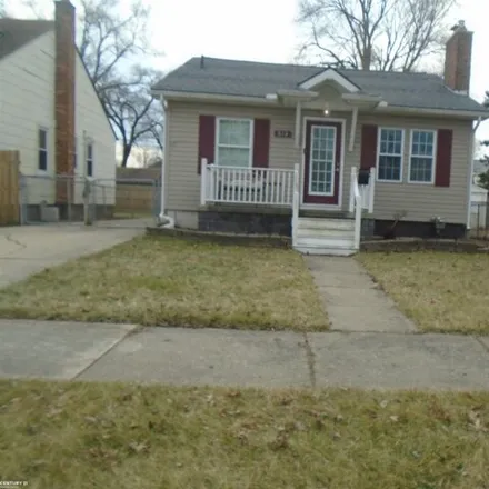 Buy this 2 bed house on 921 West Hudson Avenue in Madison Heights, MI 48071