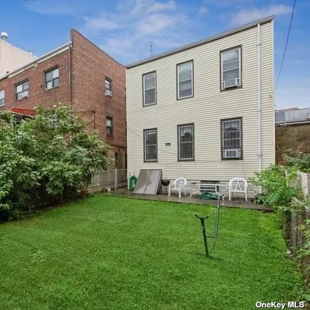 Image 4 - 25-81 38th Street, New York, NY 11103, USA - Townhouse for sale