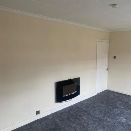 Image 3 - Peacock Avenue, Wednesfield, WV11 2QN, United Kingdom - Apartment for rent