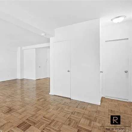 Image 6 - 333 East 46th Street, New York, NY 10017, USA - House for rent