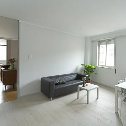 Rent this 4 bed apartment on Ourivesaria Lucy in Largo de Alberto Pimentel, 4050-588 Porto