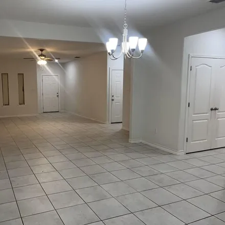 Image 3 - 1606 Sombras Dr, Laredo, Texas, 78045 - House for rent