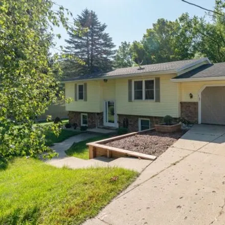 Buy this 3 bed house on 178 Mabel St NW in Comstock Park, Michigan