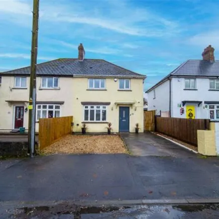 Buy this 3 bed duplex on Celyn Grove in Caerphilly, CF83 3FN